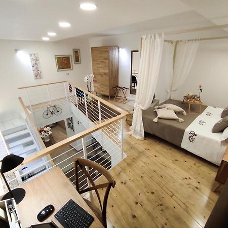 Loft Del Teatro Apartment Syracuse Bagian luar foto